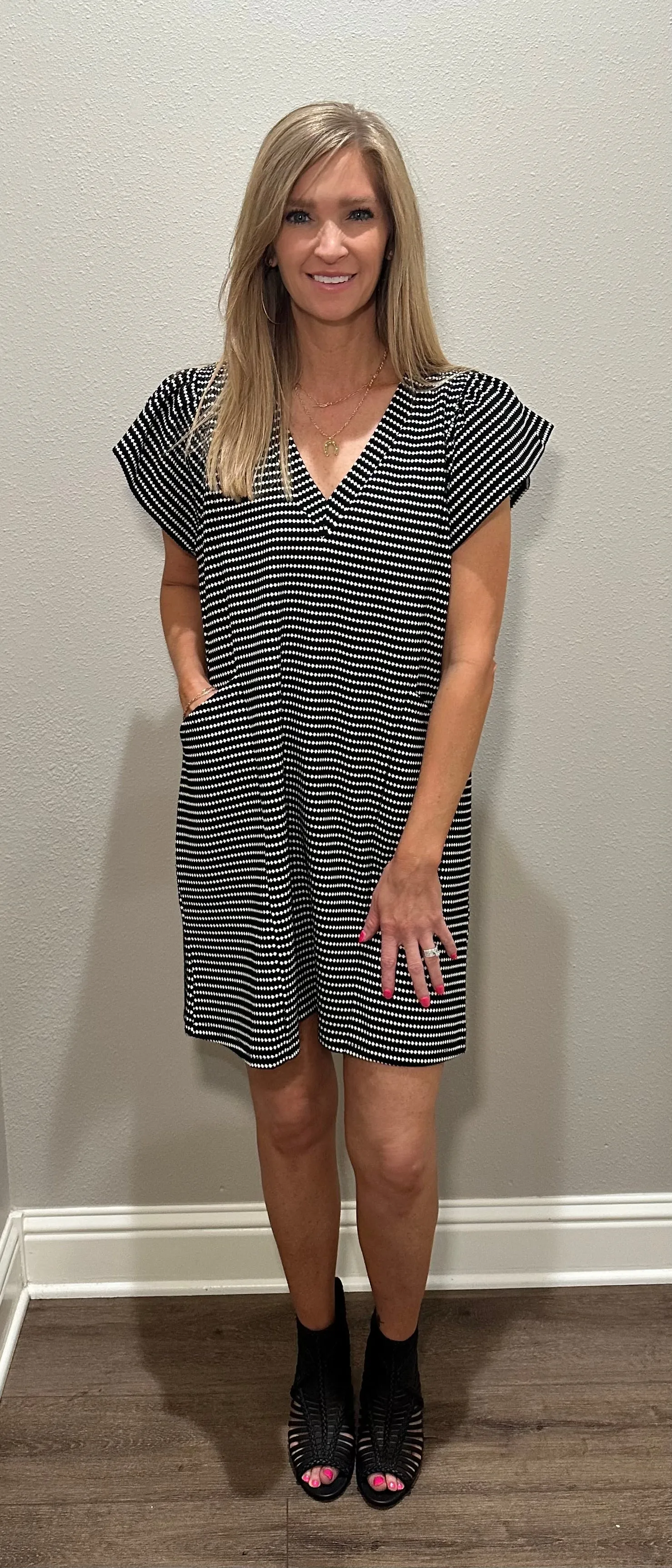 Black & White Textured Dress w/ Pockets