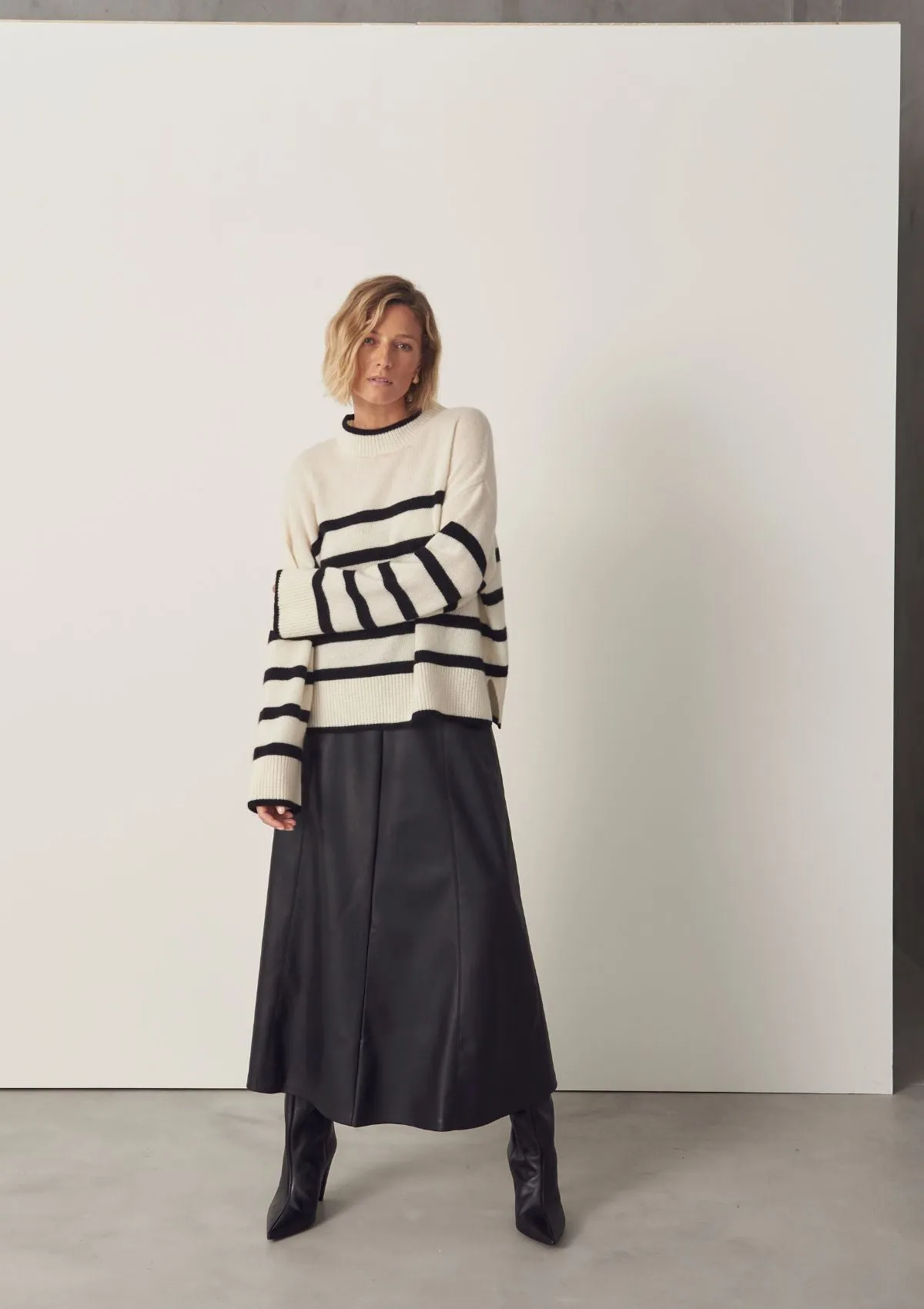 Chunky Cashmere Striped Sweater in Chalk/Black