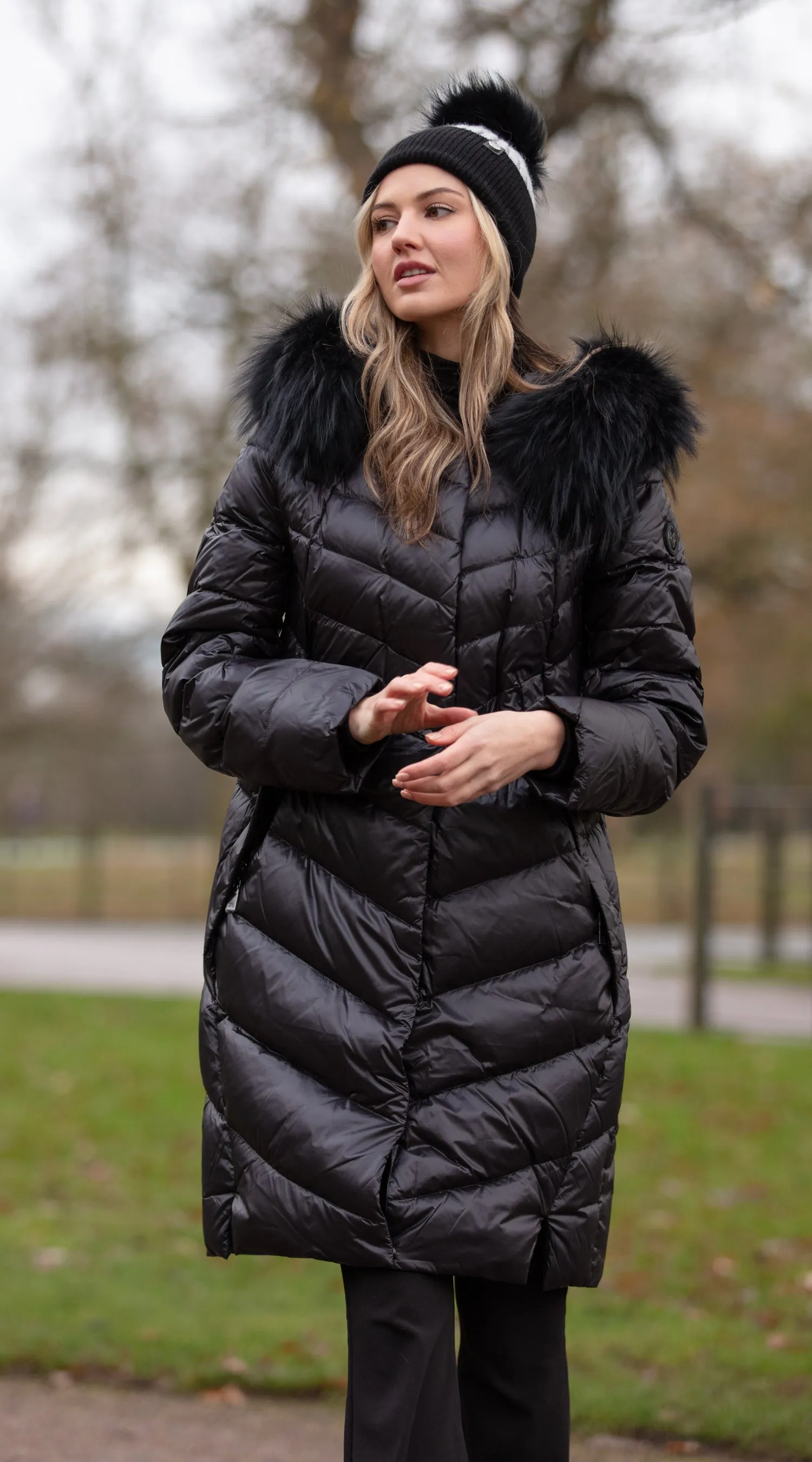 Luxy Midi Water-Repellent Down Jacket - Black