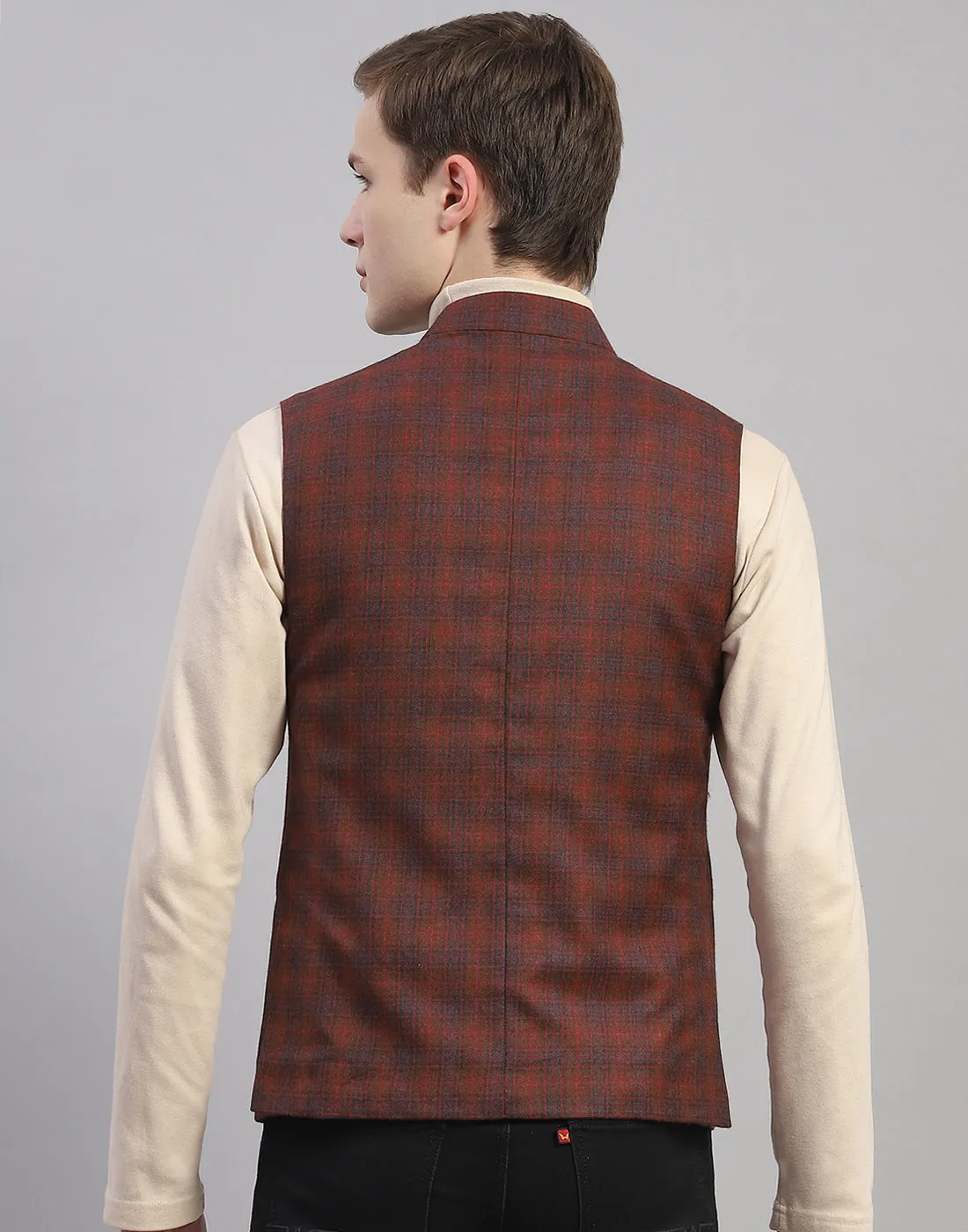 Men Maroon Check Mandarin Collar Sleeveless Nehru Jacket