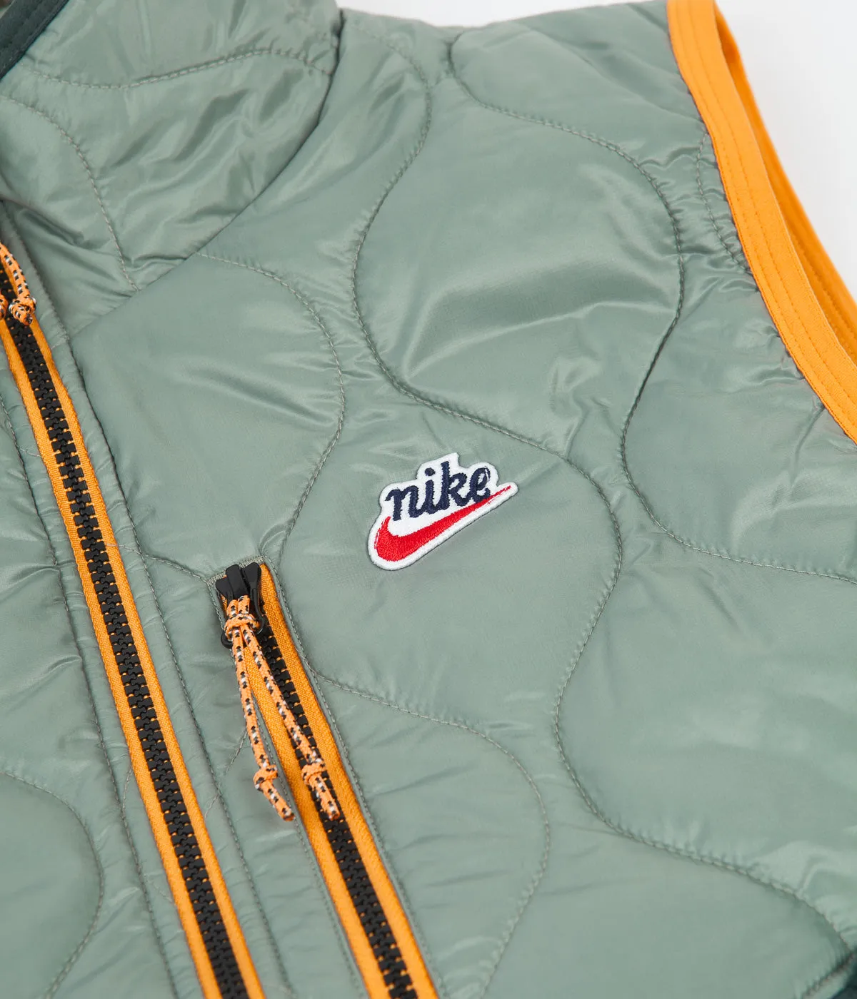 Nike Heritage Insulated Winter Vest - Spiral Sage / Vintage Green - Kumquat