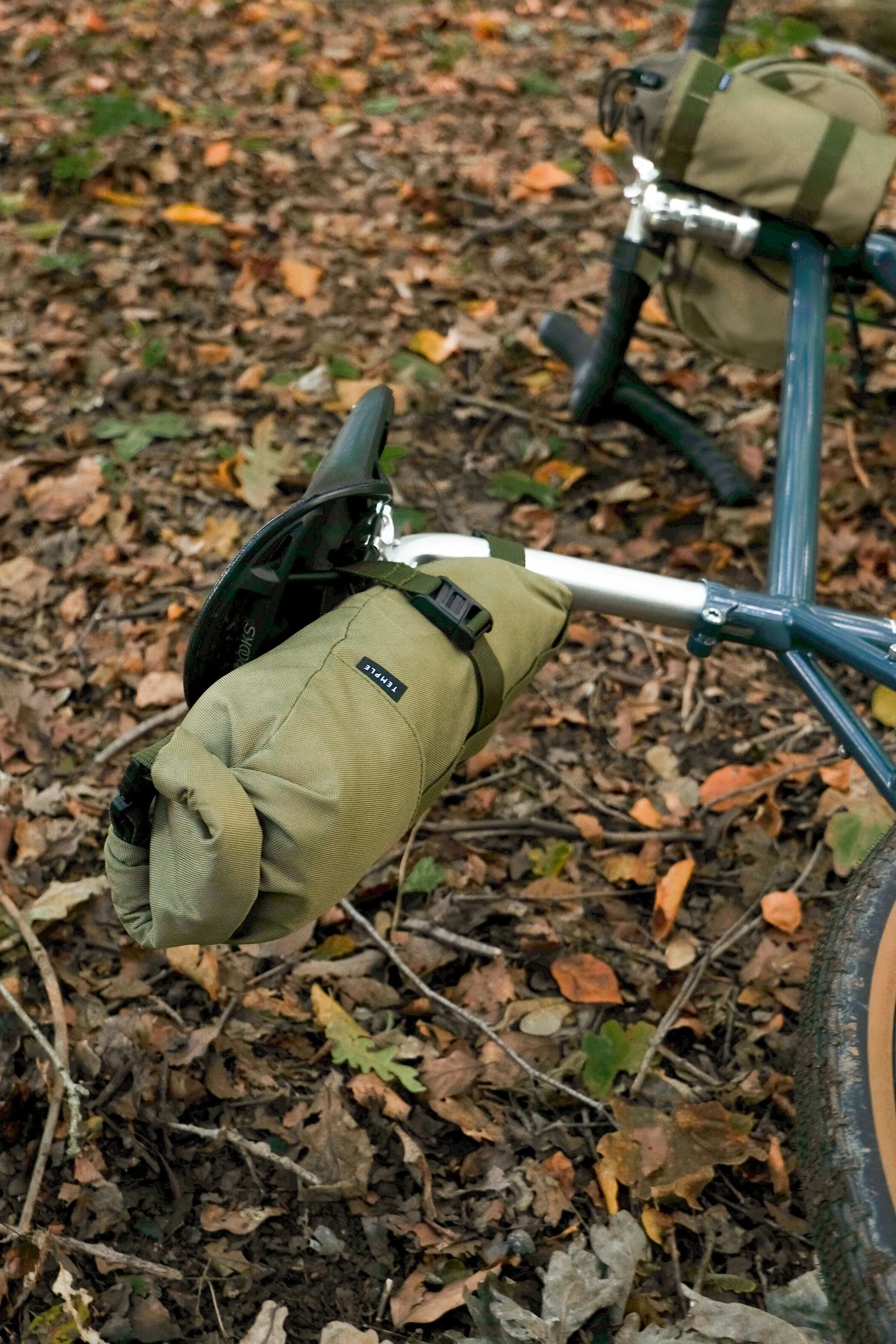 Temple Saddle Bag Dusky Black